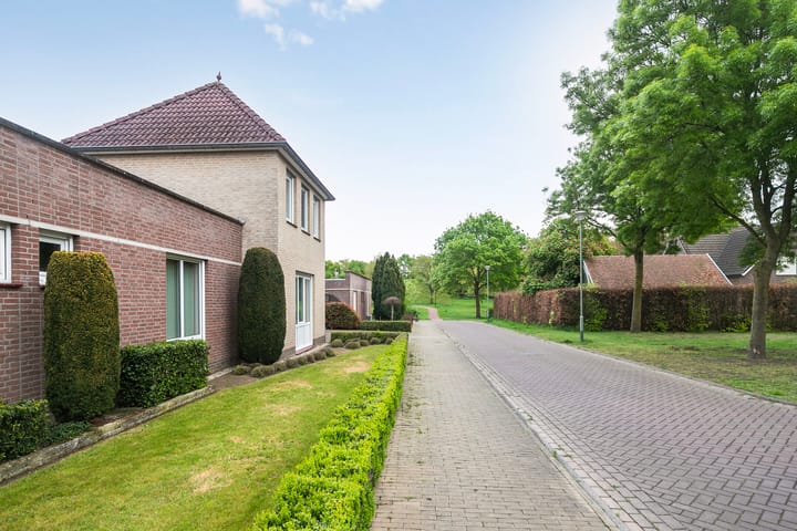 Foto 41 van Van Schaesbergstraat 1