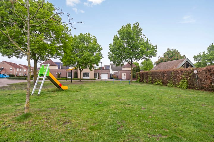 Foto 43 van Van Schaesbergstraat 1