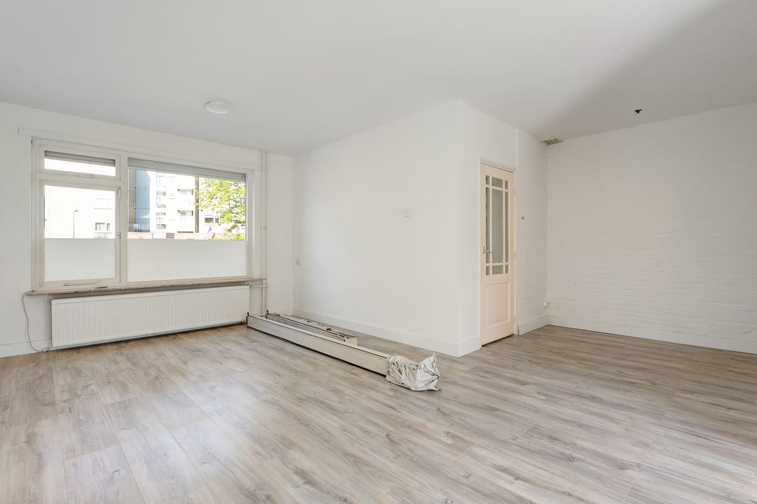 Photo 2 of Van Hallstraat 2