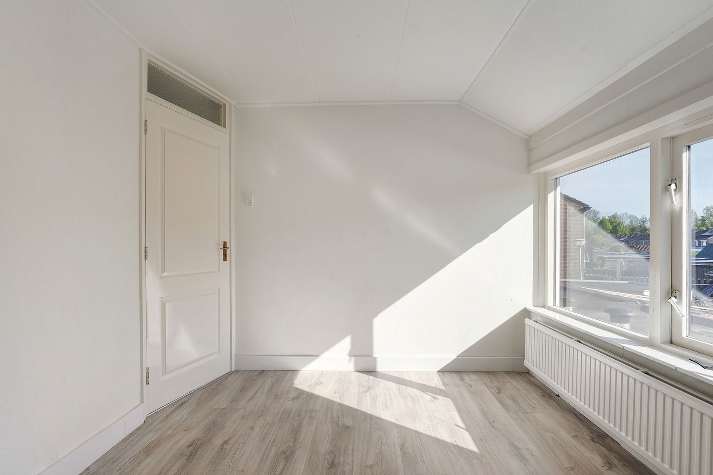 Photo 14 of Van Hallstraat 2