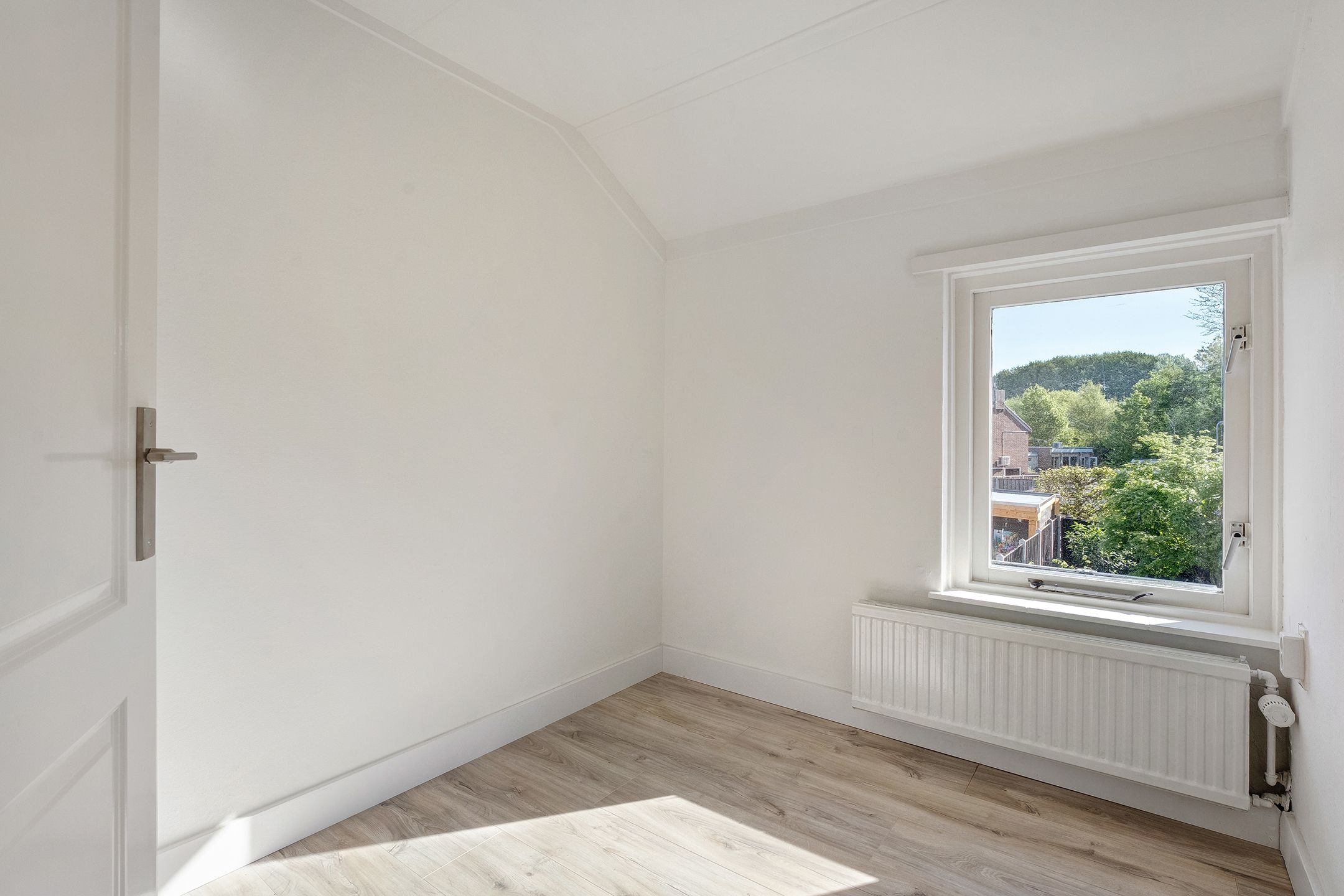 Photo 15 of Van Hallstraat 2