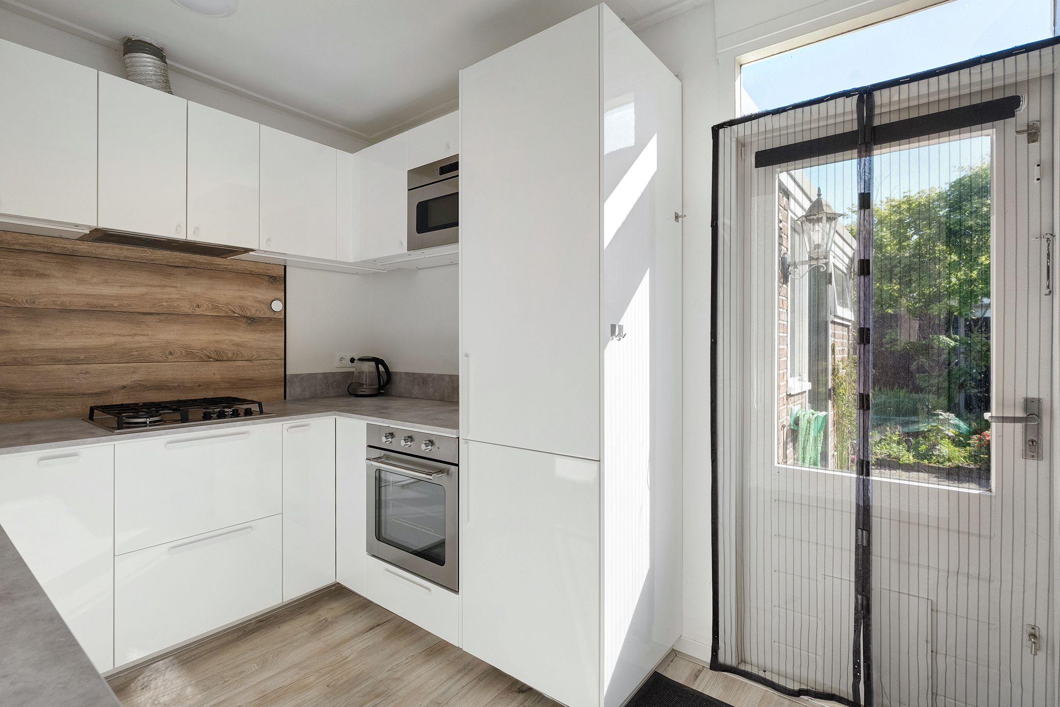 Photo 9 of Van Hallstraat 2