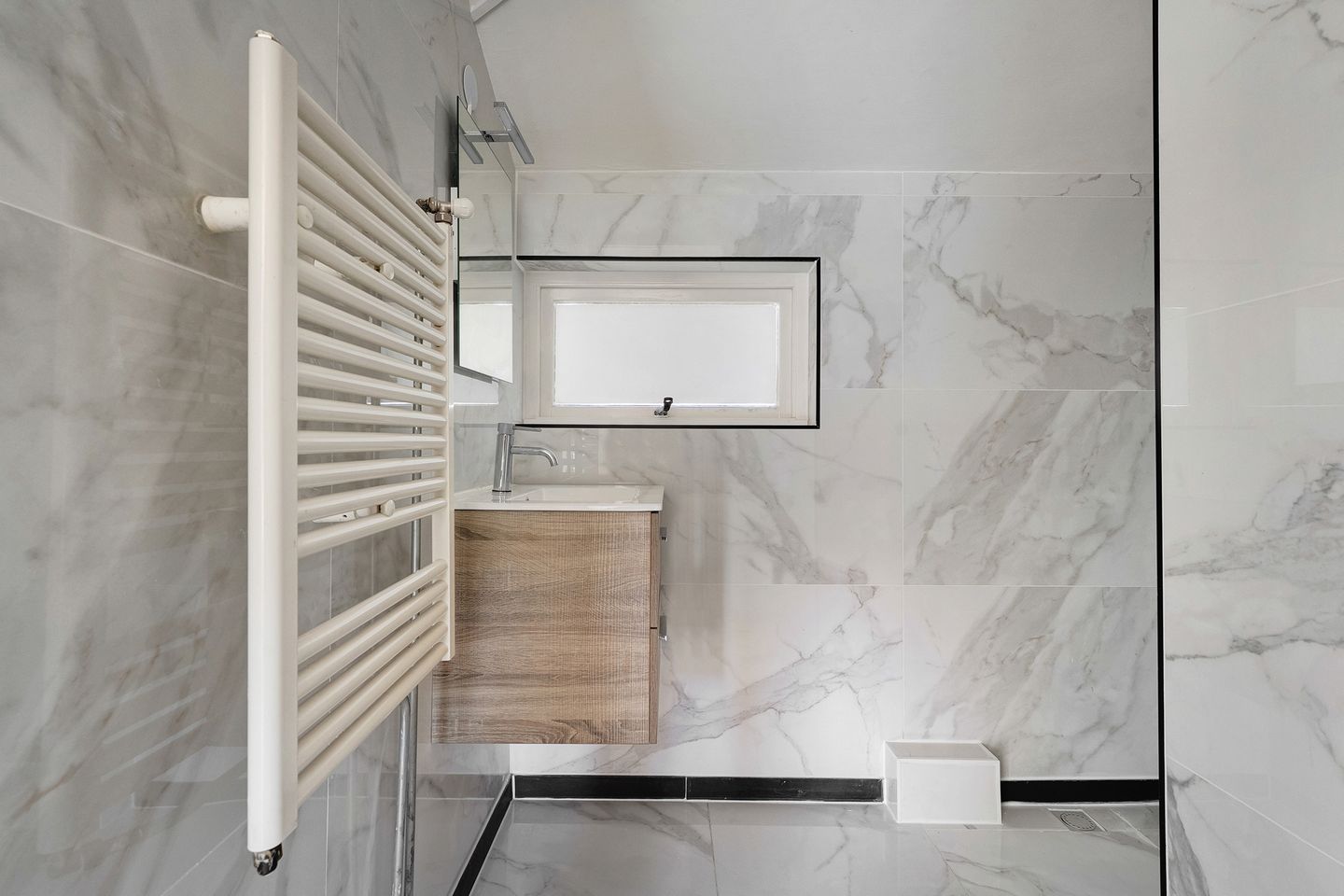 Photo 19 of Van Hallstraat 2