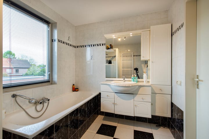 Photo 22 of Grensstraat 52