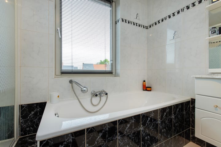 Photo 23 of Grensstraat 52