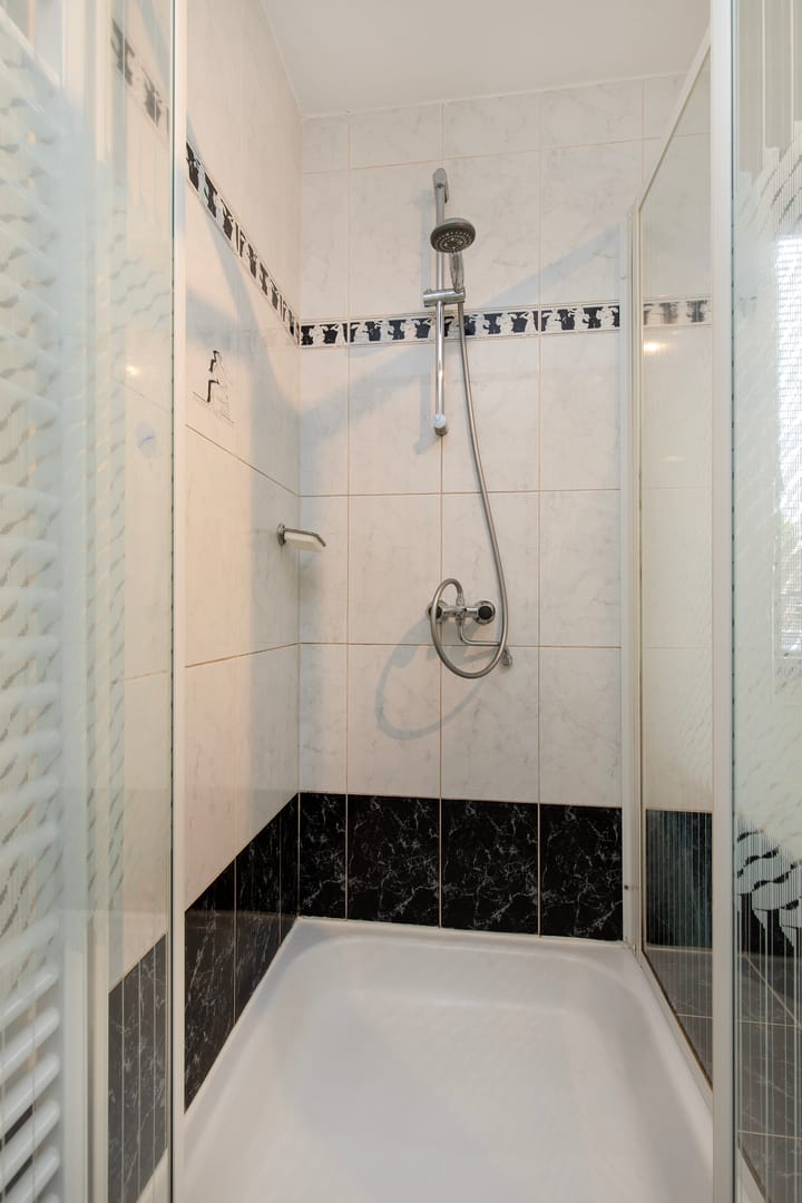 Photo 24 of Grensstraat 52