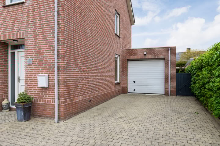 Photo 36 of Grensstraat 52