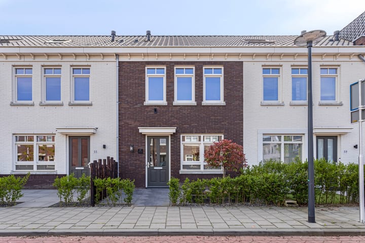 Photo 1 of Koningin Emmastraat 57