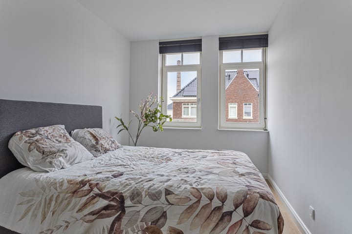 Photo 18 of Koningin Emmastraat 57