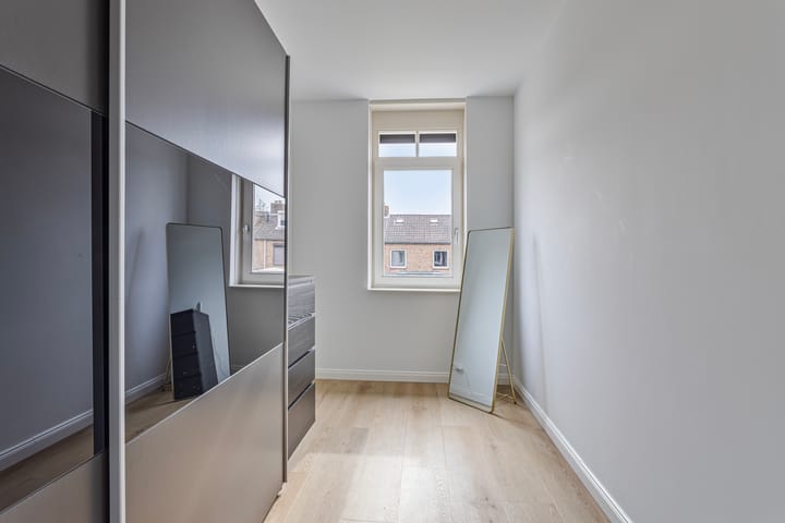 Photo 20 of Koningin Emmastraat 57