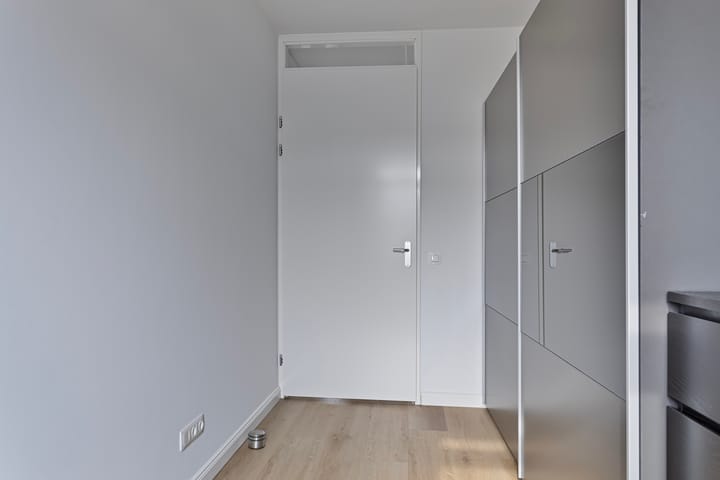 Photo 22 of Koningin Emmastraat 57