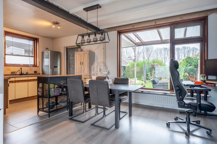 Foto 9 van Burg. Nelissenstraat 19