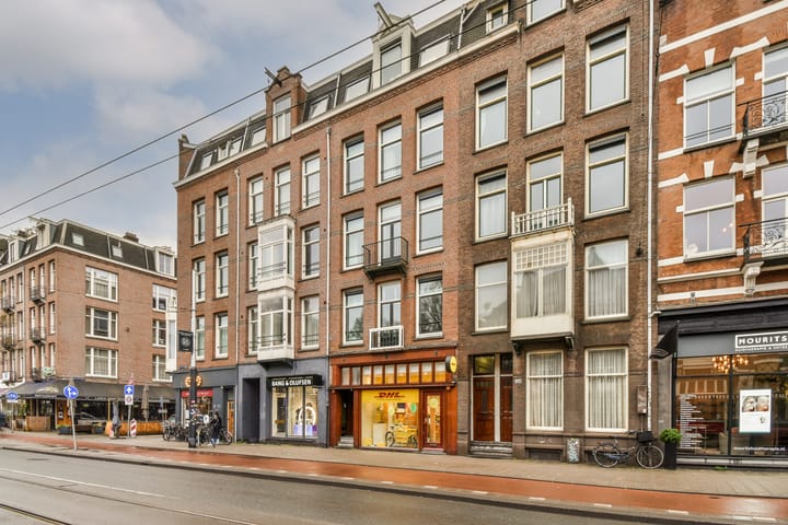 Photo 2 of Van Baerlestraat 114-3