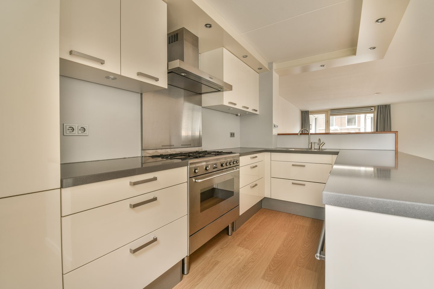 Foto 10 van Marie Heinekenplein 201