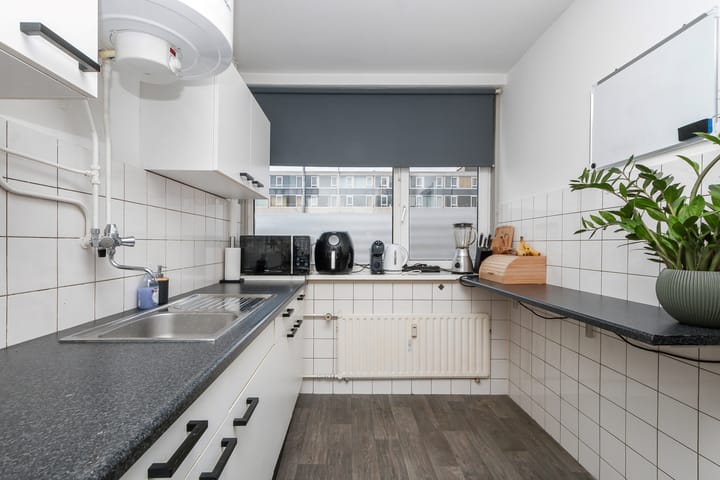 Photo 8 of Groen van Prinstererweg 11