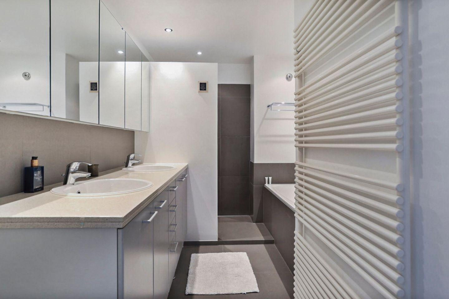 Photo 25 of Herdenkingsplein 25-D