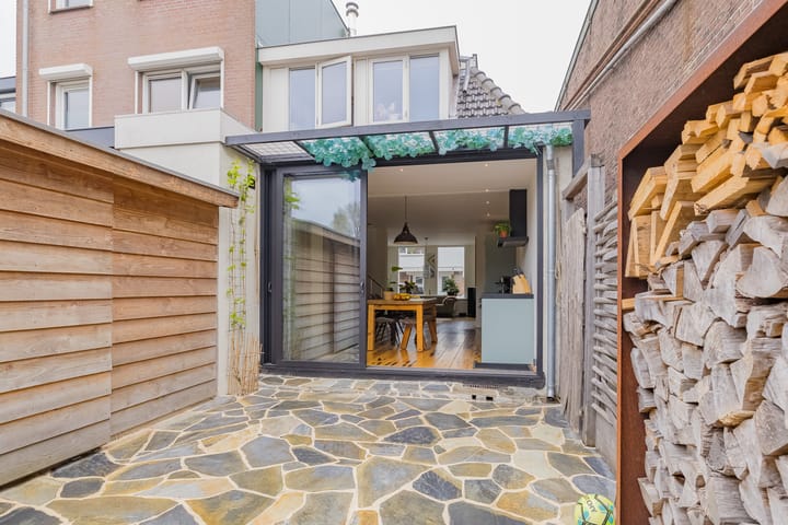 Foto 17 van Trompstraat 13