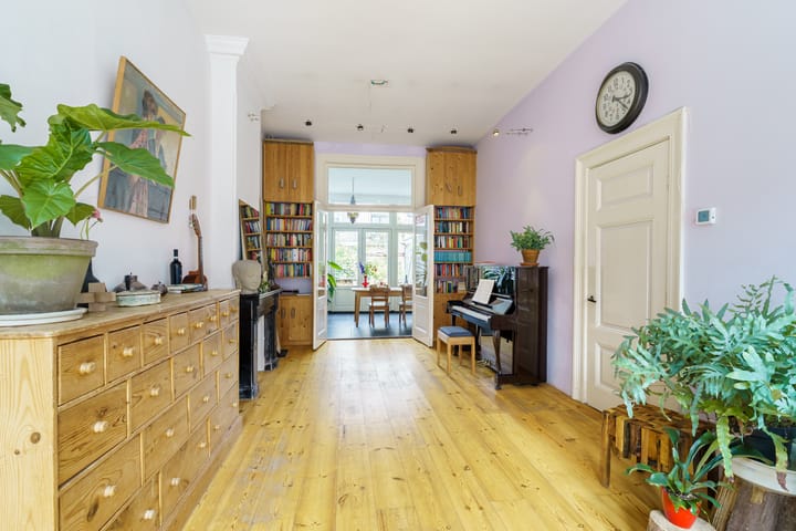 Foto 18 van Nicolaas van der Laanstraat 11