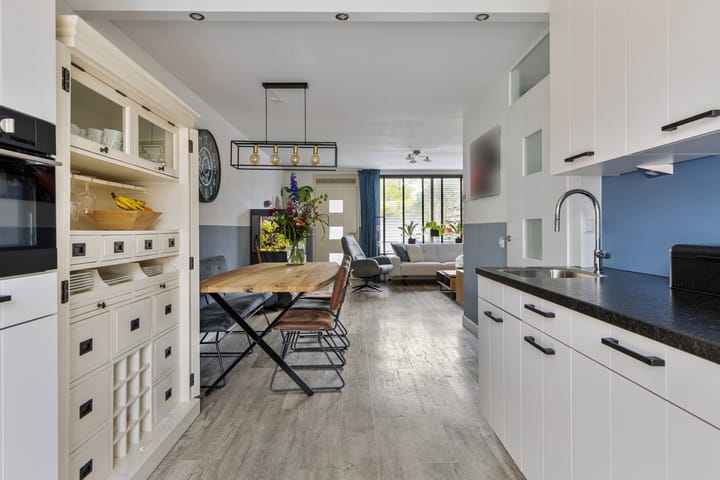 Foto 17 van Willem Bilderdijkstraat 3