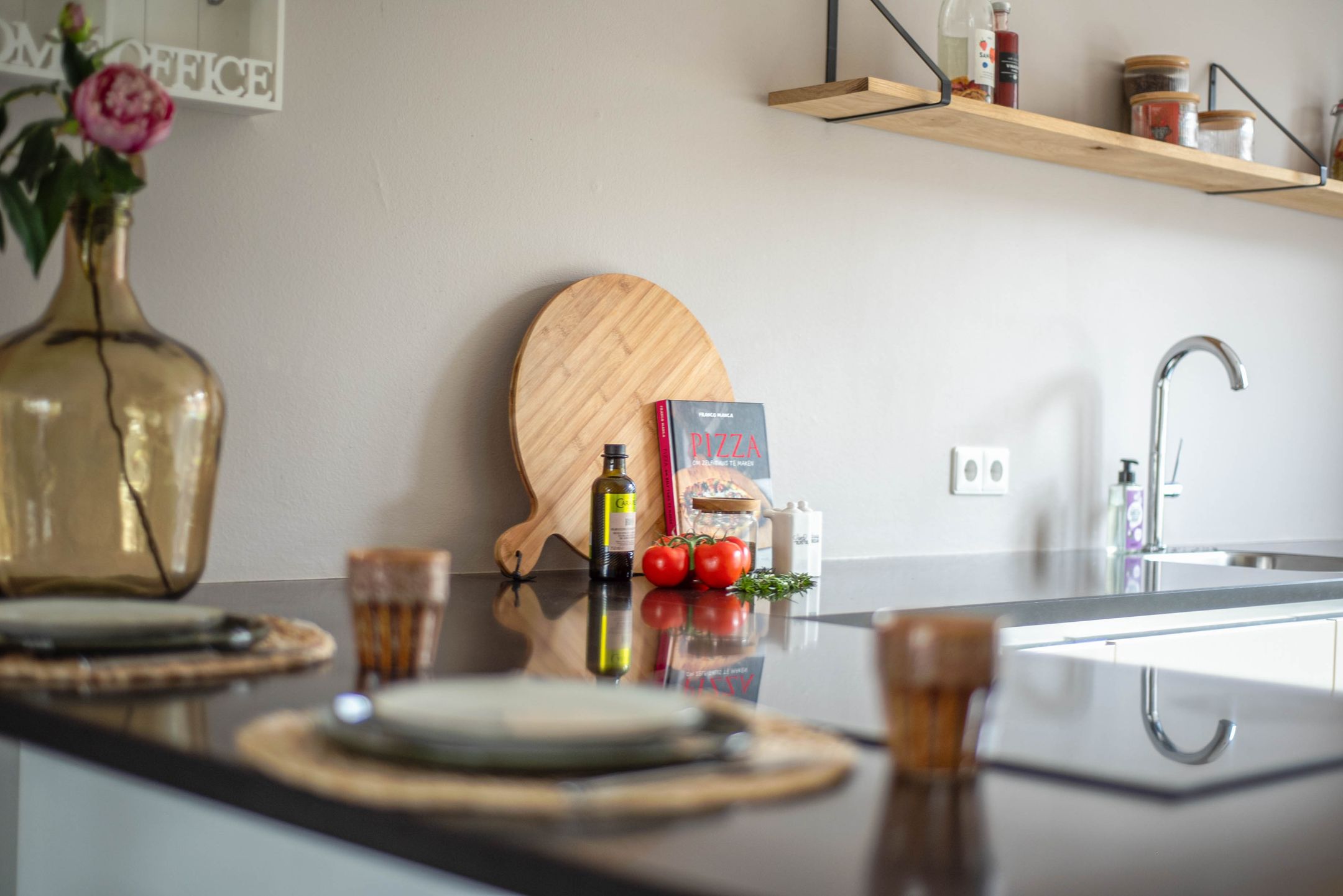 Photo 3 of Van Hoornestraat 5-K