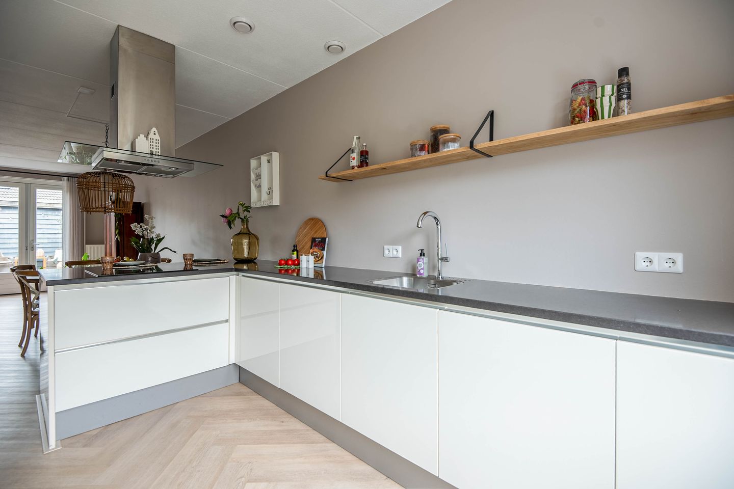 Photo 4 of Van Hoornestraat 5-K