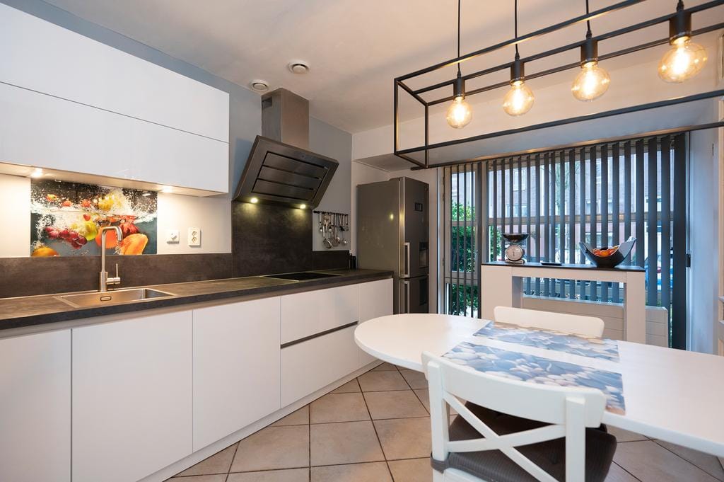 Foto 5 van A. Roland Holststraat 30