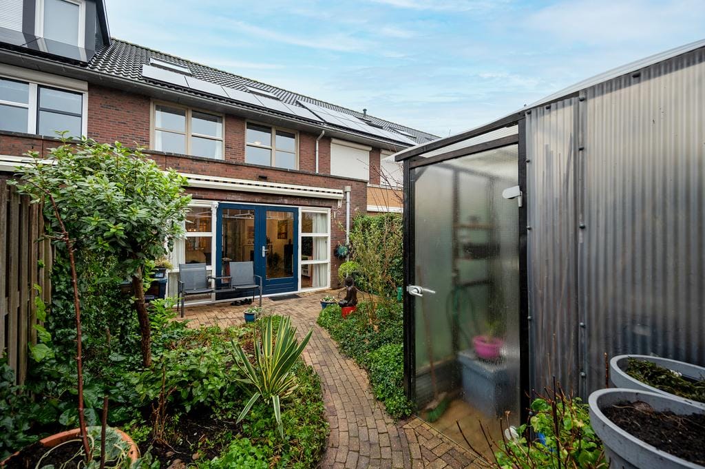 Foto 25 van A. Roland Holststraat 30