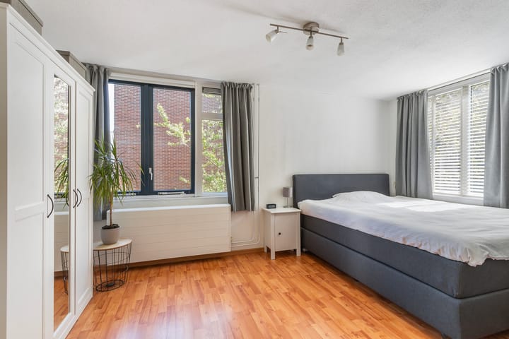 Photo 4 of Vredenoordpad 20