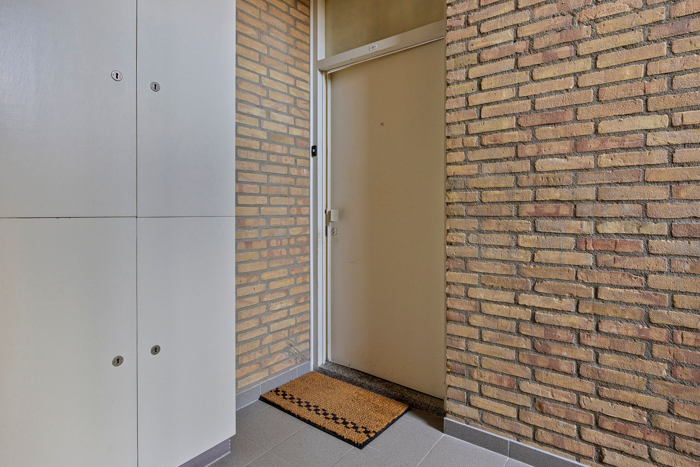 Photo 5 of Carry van Bruggenstraat 30