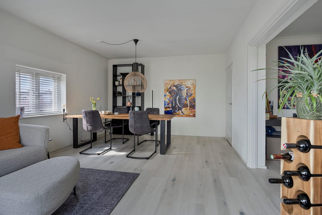 Photo 11 of Carry van Bruggenstraat 30