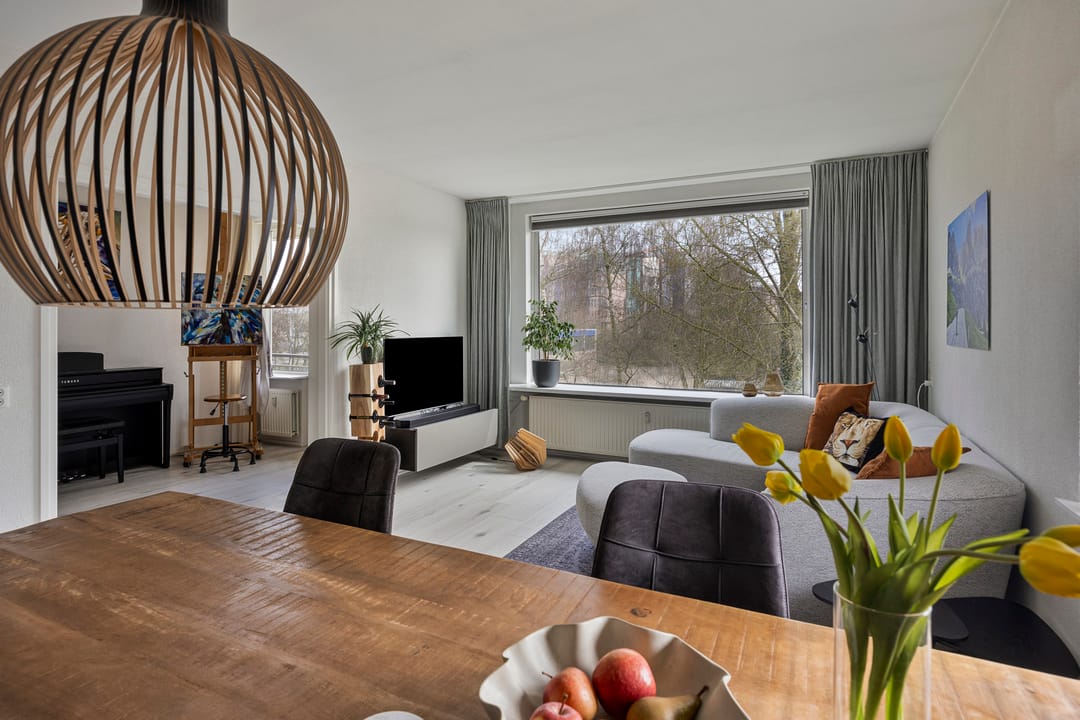 Photo 13 of Carry van Bruggenstraat 30