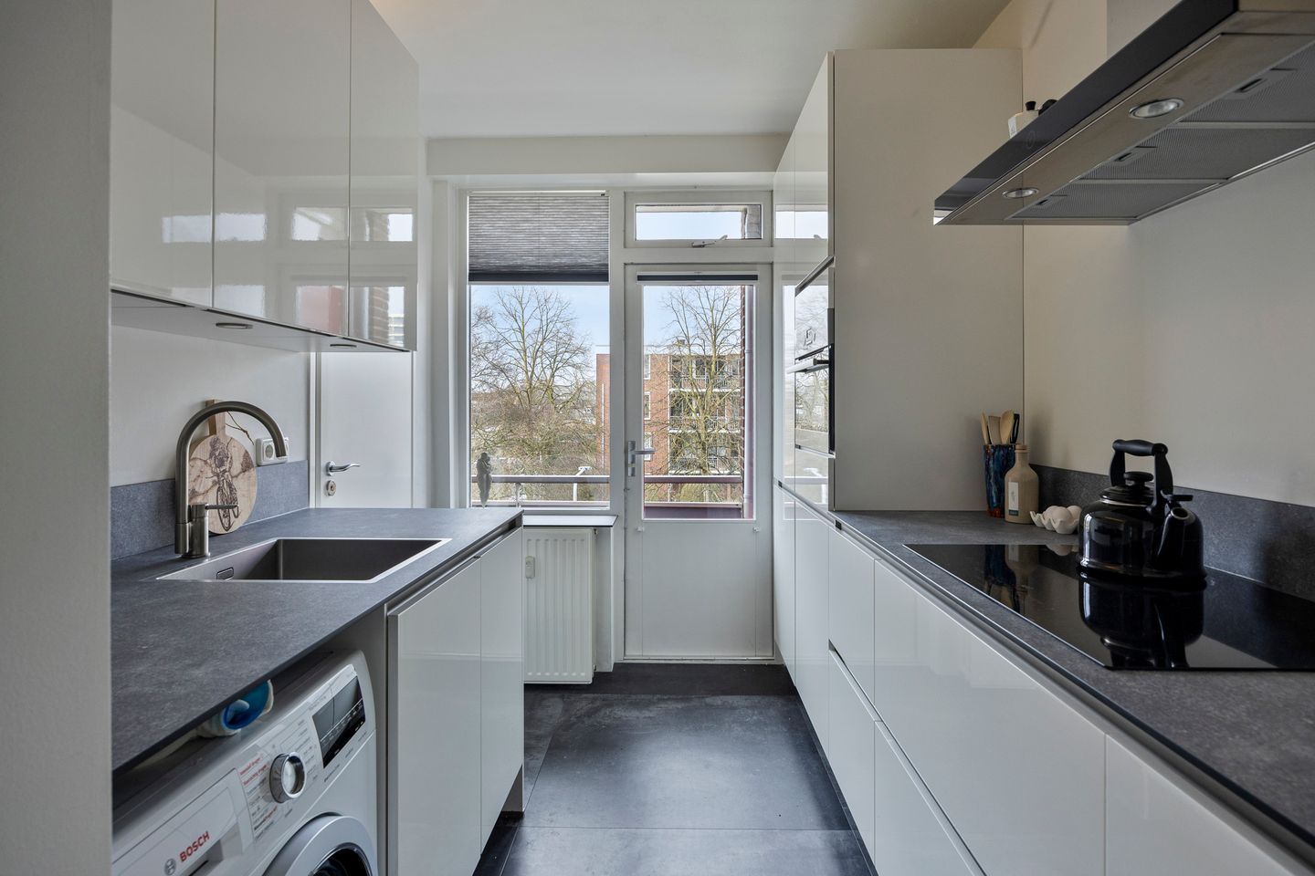 Photo 20 of Carry van Bruggenstraat 30