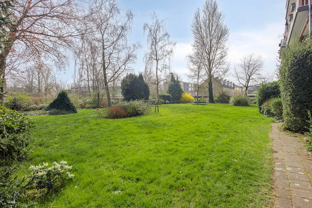 Photo 31 of Carry van Bruggenstraat 30