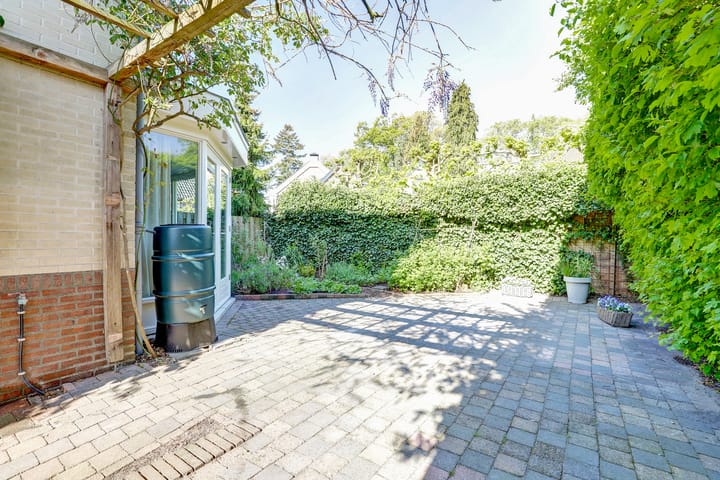 Photo 33 of Roos van Dekamahof 8