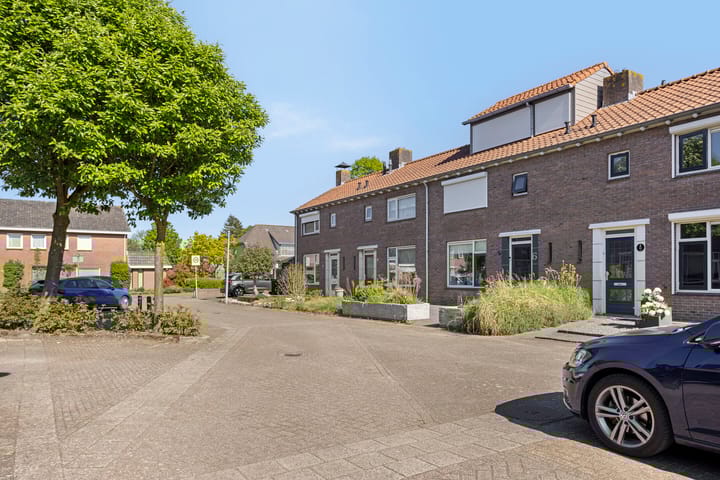 Foto 37 van Ericastraat 8