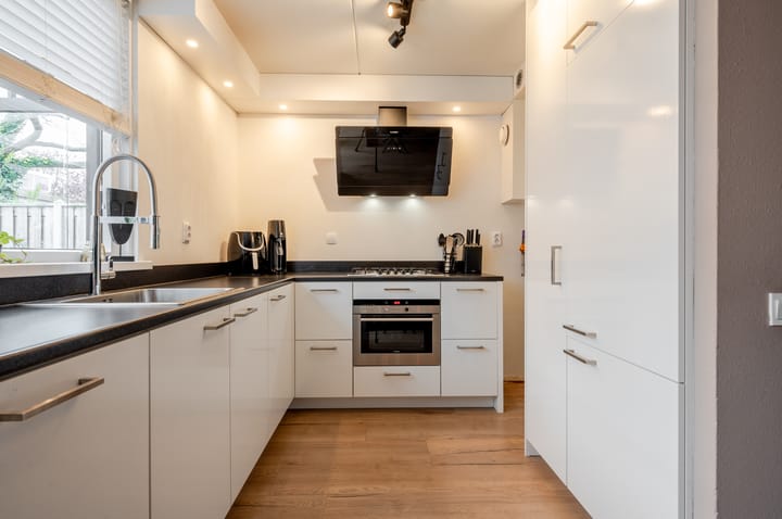 Foto 10 van Oostzeestraat 211