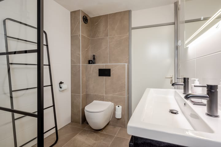 Foto 23 van Oostzeestraat 211