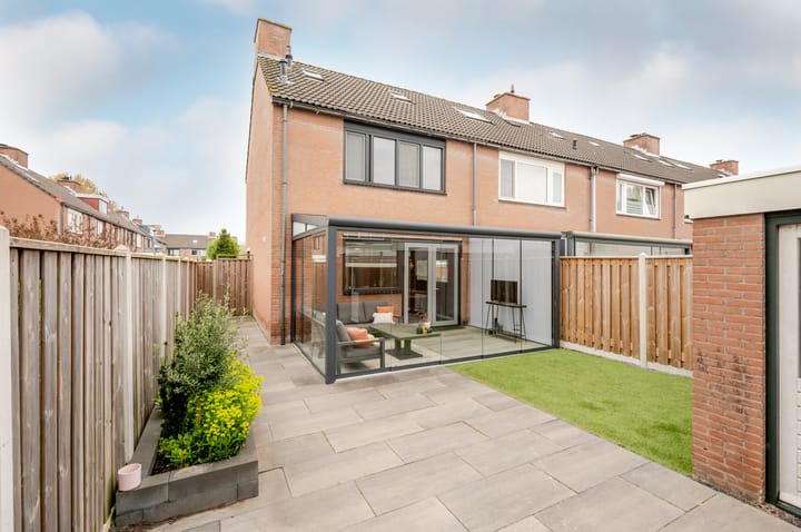 Foto 33 van Oostzeestraat 211