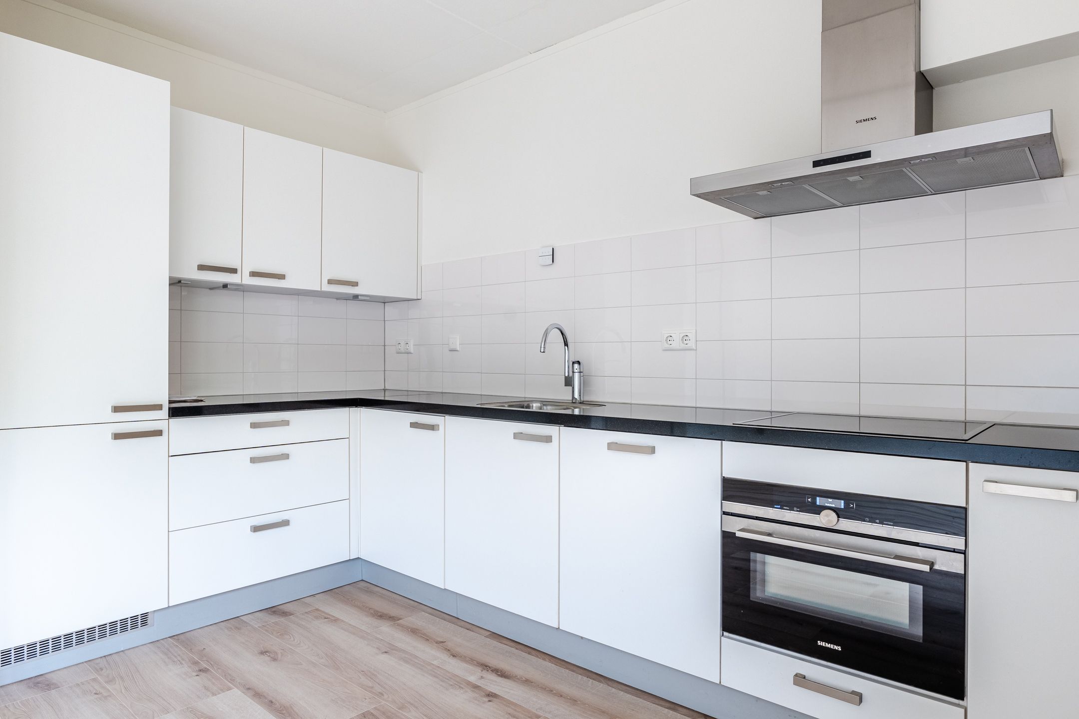 Photo 3 of Voorhuis 52