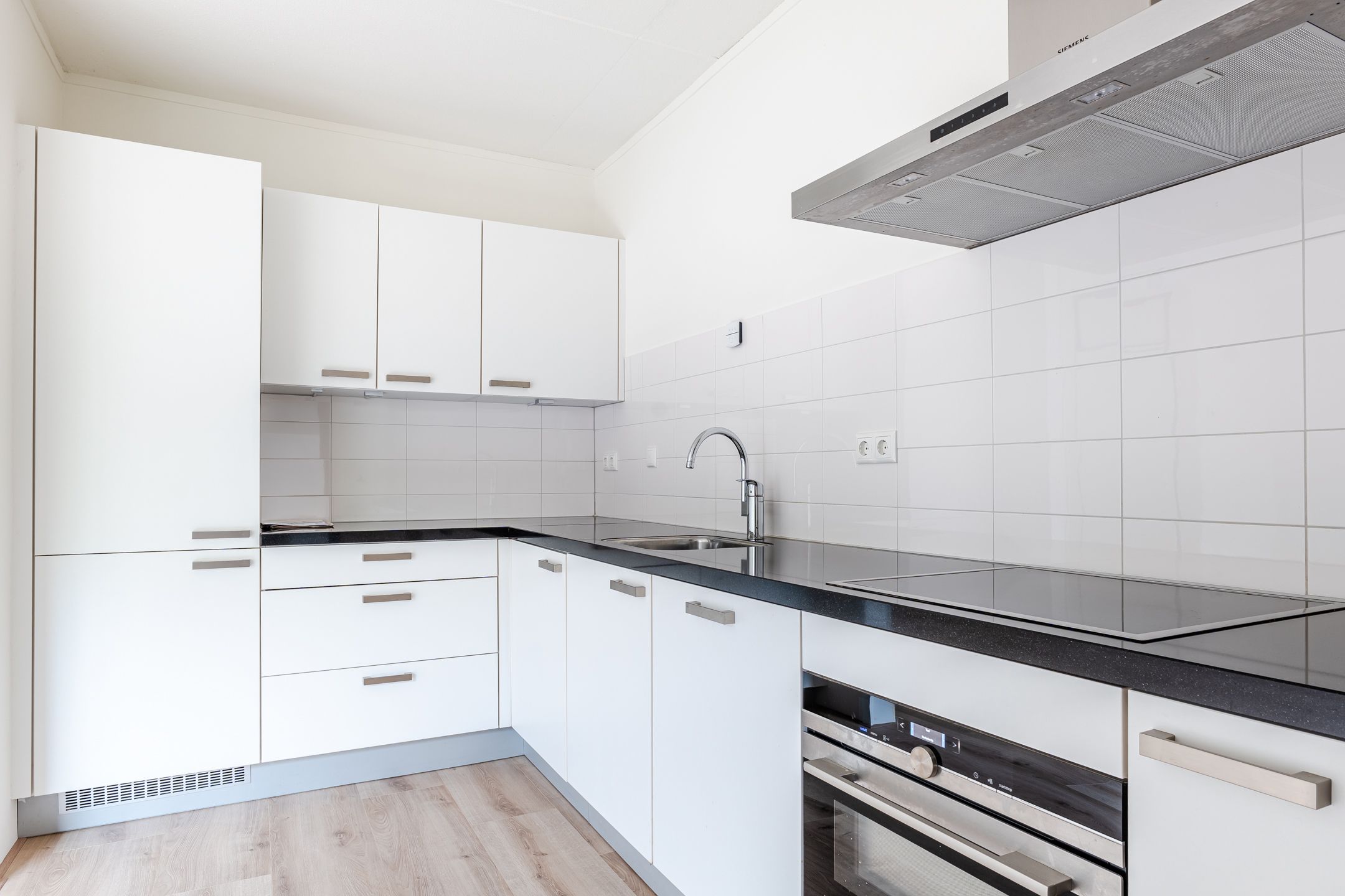 Photo 12 of Voorhuis 52