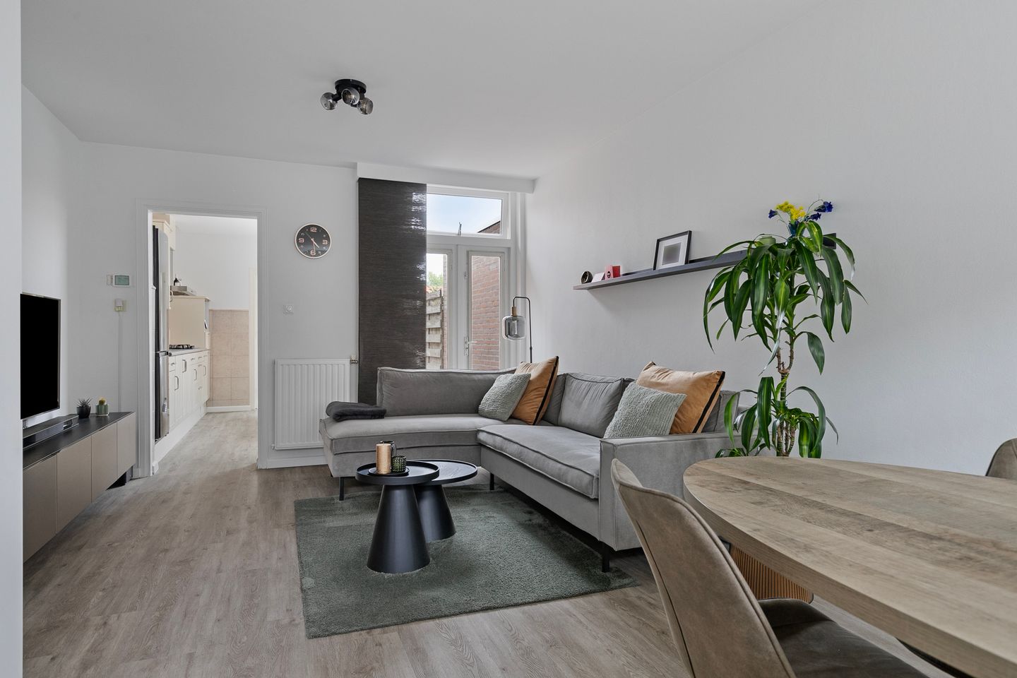 Photo 5 of Outshoornstraat 58