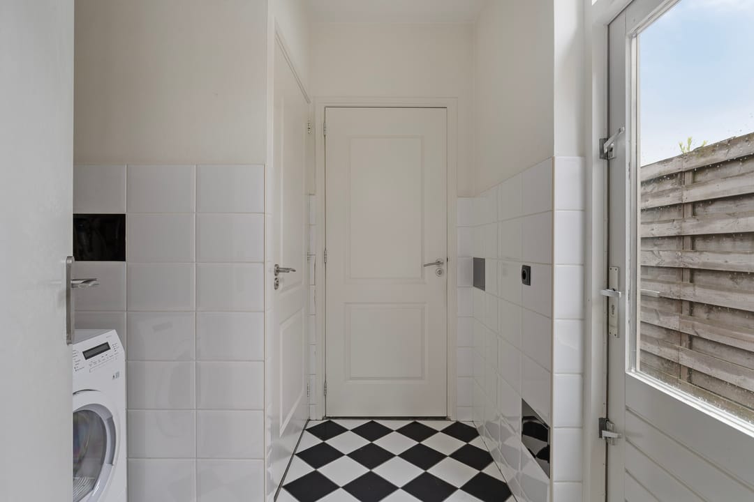 Photo 16 of Outshoornstraat 58