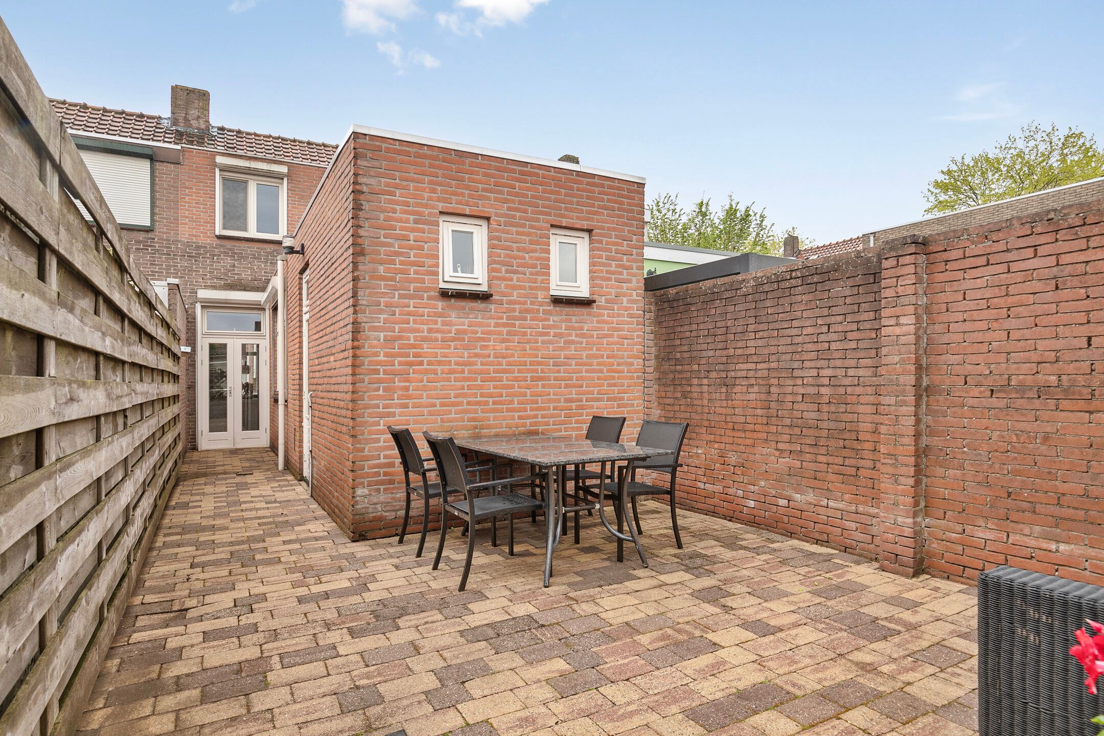 Photo 27 of Outshoornstraat 58