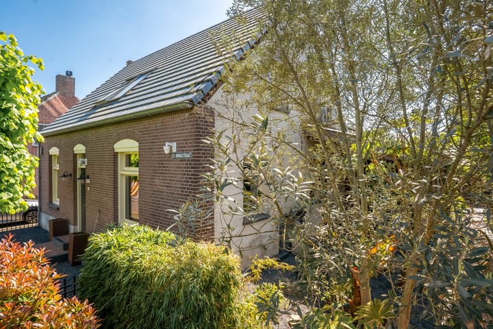 Foto 36 van St.-Annastraat 1