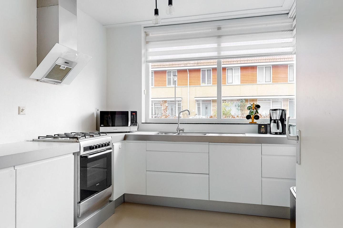 Photo 10 of Waterhoen 9