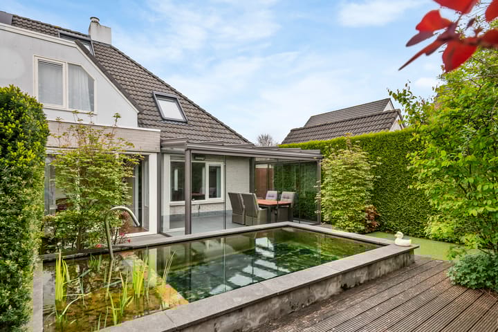 Foto 1 van James Grieve 1