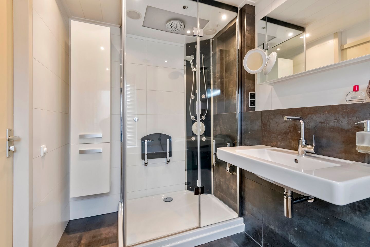 Foto 25 van James Grieve 1