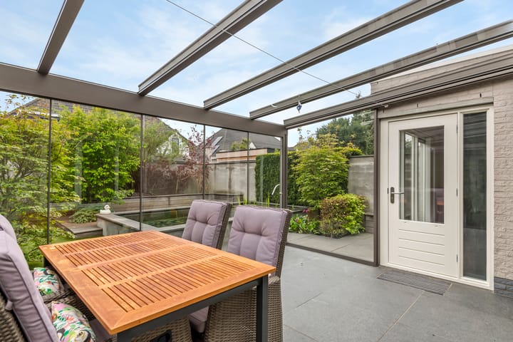 Foto 33 van James Grieve 1