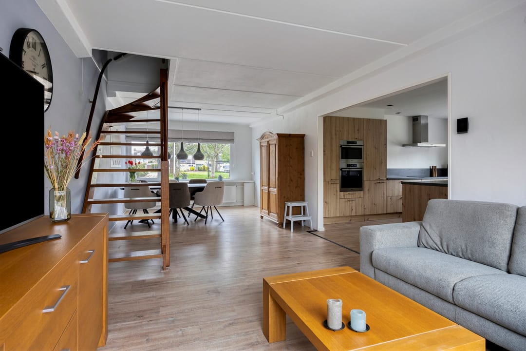 Photo 13 of Botter 18