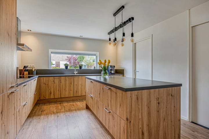 Photo 20 of Botter 18